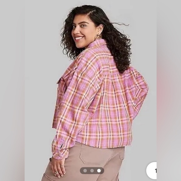 Wild Fable Women’s Pink Plaid Cropped Over-Sized Frayed Edge Flannel Shi… - Picture 2 of 11